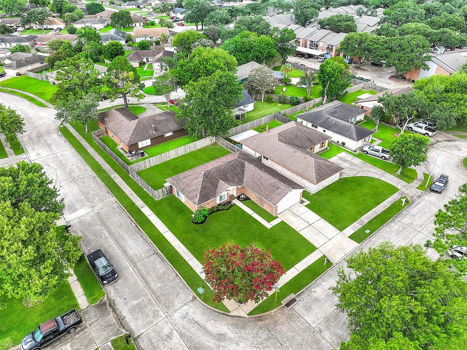 1st image of 2414 Heather Ridge Ct