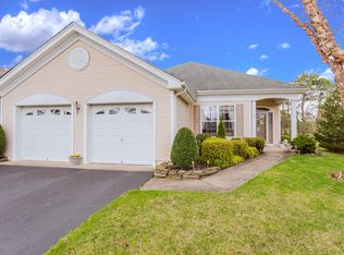 10 Greenways Ln, Lakewood, NJ 08701