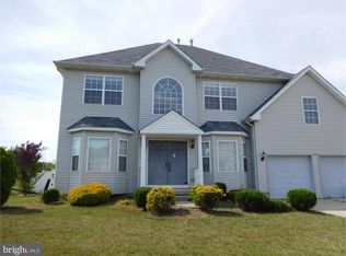 11 Kindle Ct, Clayton, NJ 08312