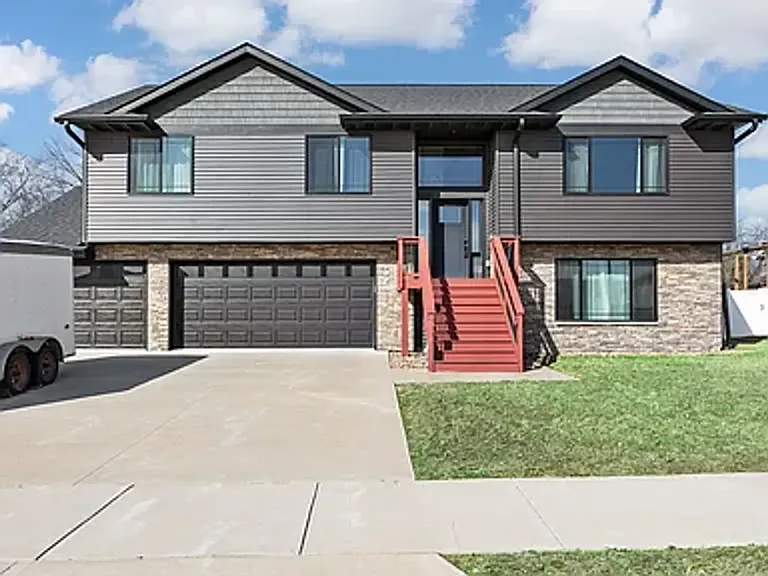901 David Dr — Photo 1