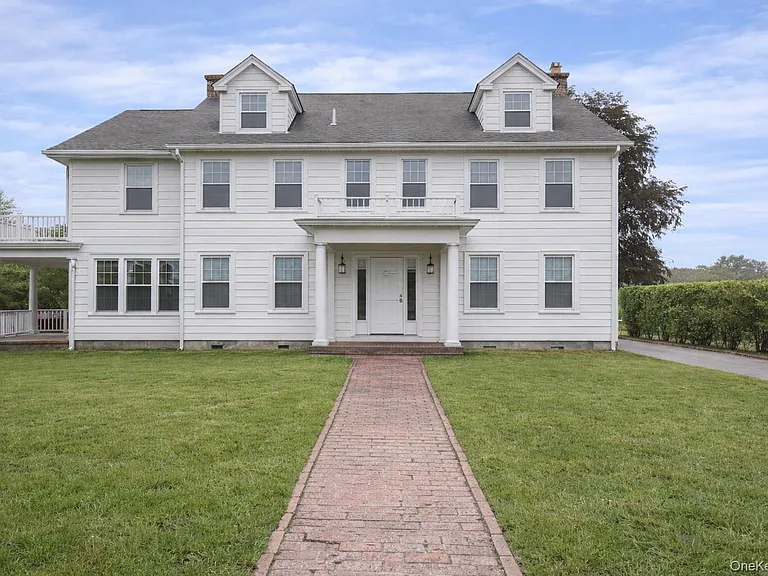 56 Nassau Blvd — Photo 1