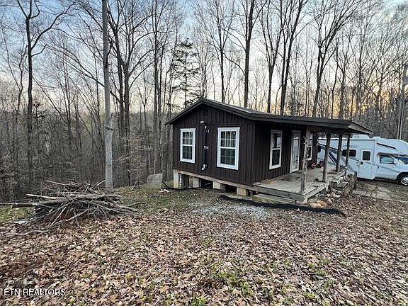 3rd image of 192 Taylor Rd
