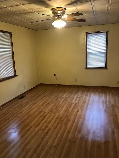 2 bed, 900 sqft, $1,100 — Photo 3