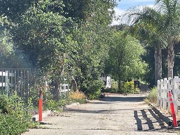 5th image of 2416 Gird Rd