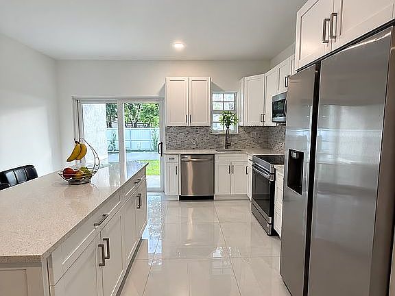 4th image of 22066 Miami Ave