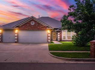 8904 Prairie Ridge Rd, Oklahoma City, OK 73135