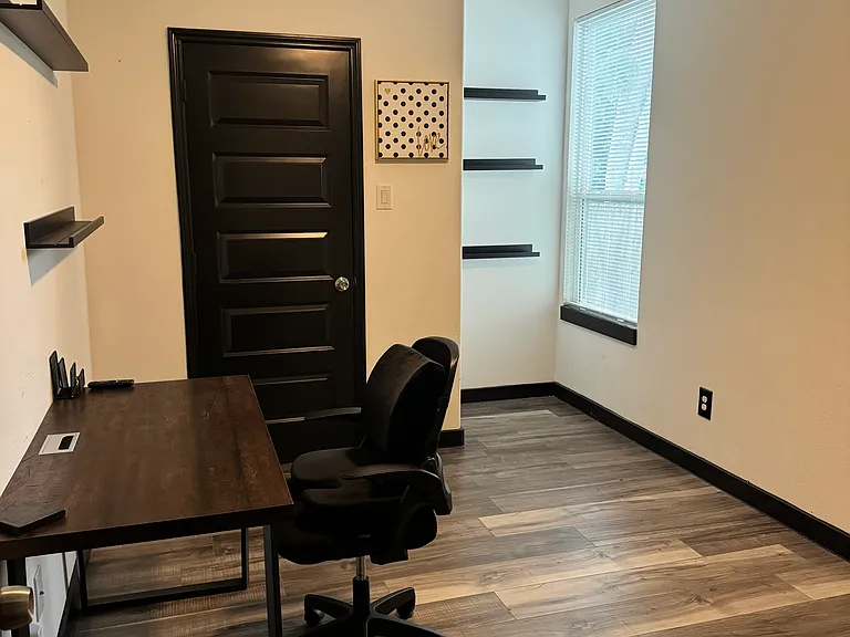 1815 Paducah Ave — Photo 15