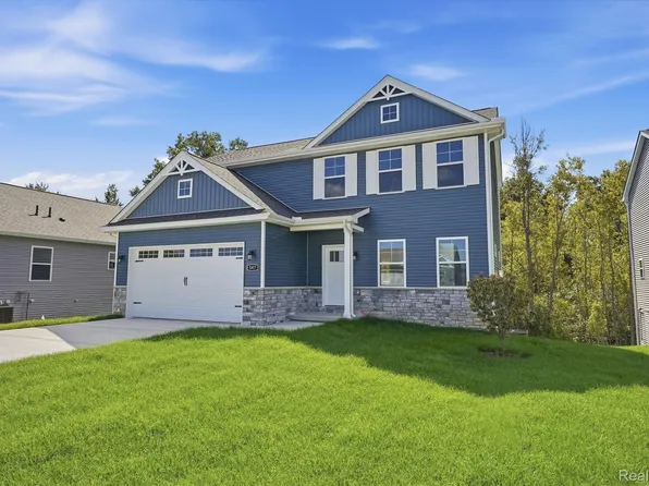 547 Jubilee Dr, Whitmore Lake, MI 48189