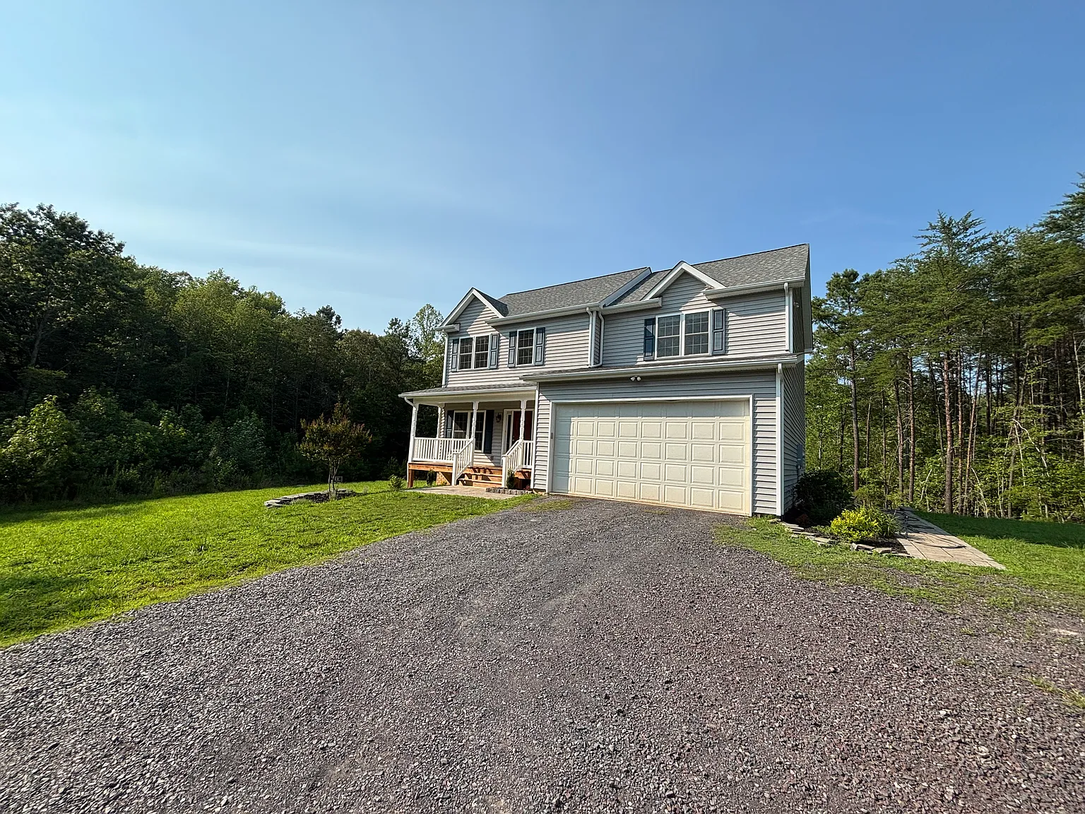 5 bed, 3.5 bath, 3072 sqft, $2,750 — Photo 3
