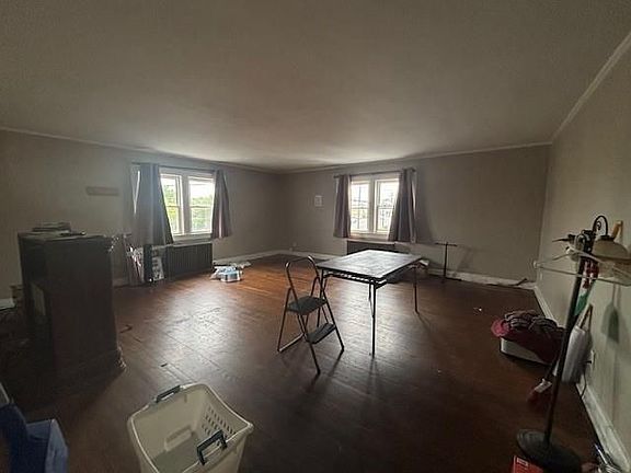 4th image of 305 Waldo St