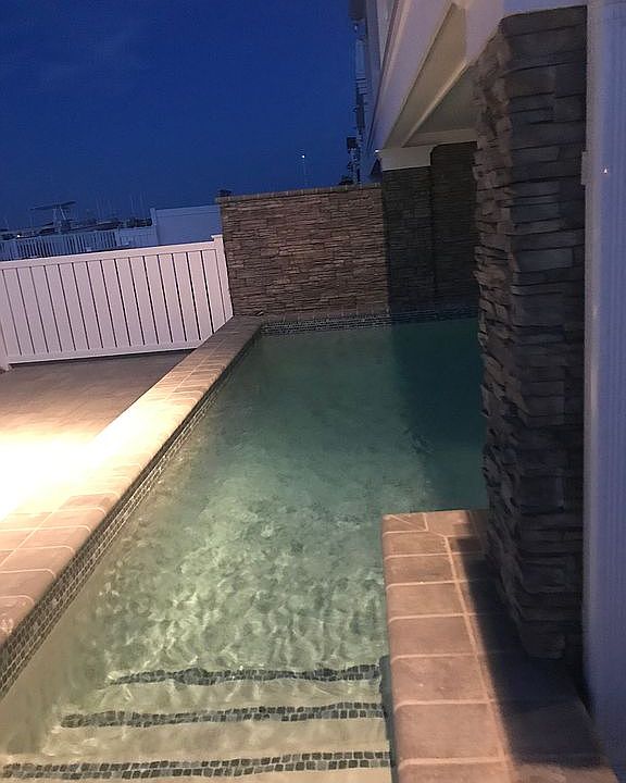 2nd image of 815 Sunrise Dr