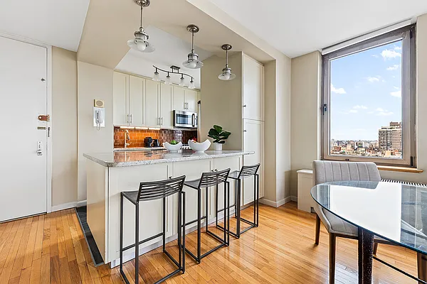 200 East 89th Street #27B in Yorkville, Manhattan | StreetEasy