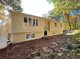 8 Wildwood Rd, Portland, CT 06480