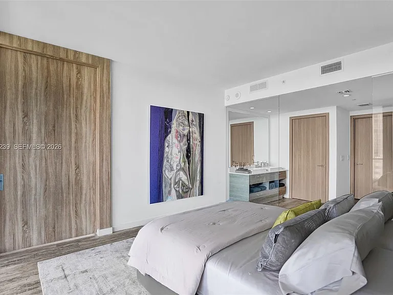 650 NE 32nd St #1001 — Photo 13