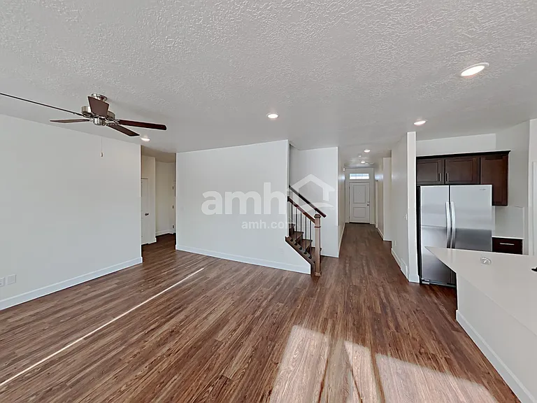 1399 E Perelle Ln — Photo 6