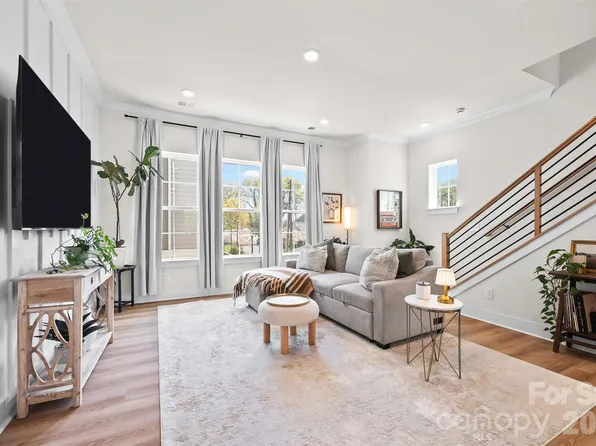 3225 Zenith Ln, Charlotte, NC 28205