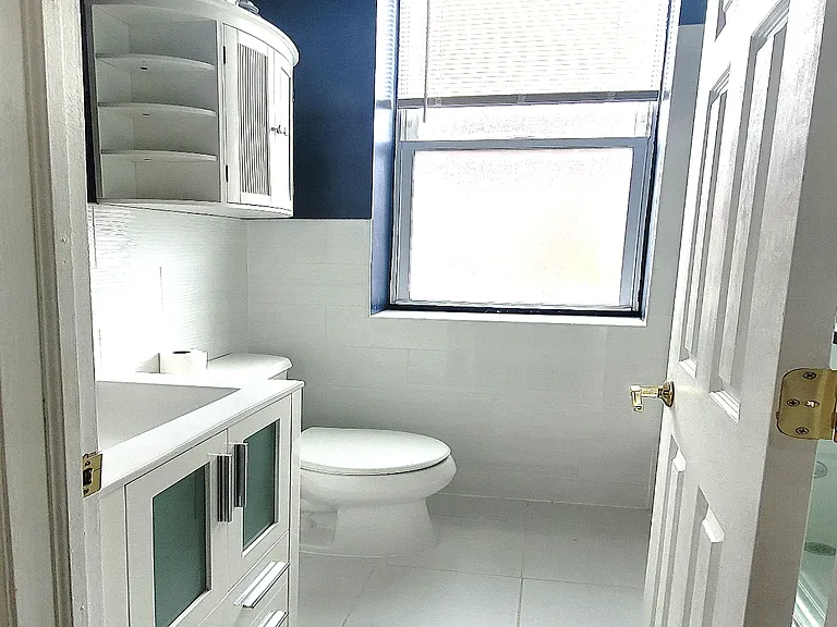 100 Maple St #2L — Photo 4