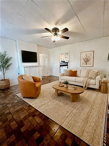 2 bed, 1.0 bath, 1056 sqft, $1,475 — Photo 3