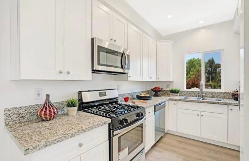 3 bed, 3.5 bath, 1536 sqft, $3,850 — Photo 2