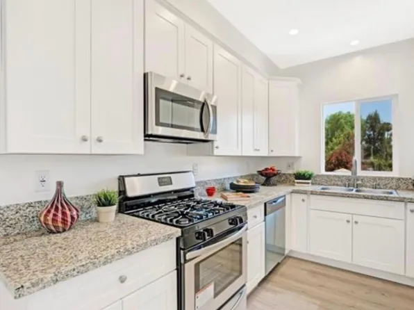 9861 N Lassen Rd, Mission Hills, CA 91345