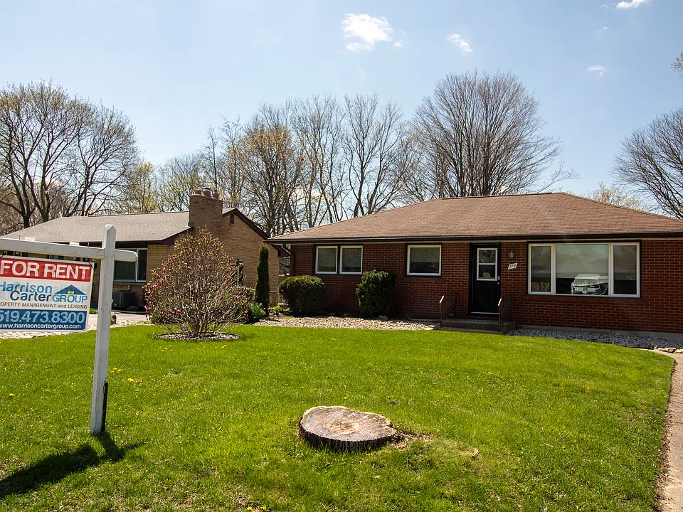 179 Burnside Dr #LOWER