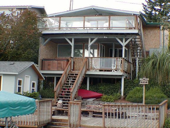2nd image of 2680 NE Lake Dr