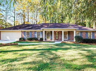 4886 Leeds Ct, Dunwoody, GA 30338