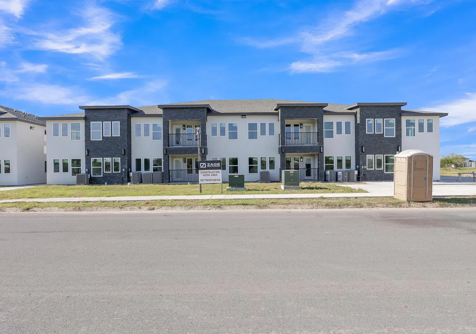 2515 Gamez Dr - 211 (B) — Photo 4