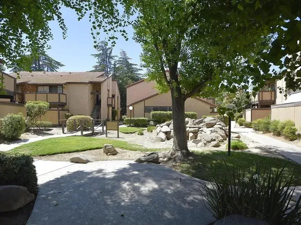 1550 W Ashlan Ave APT 206, Fresno, CA 93705