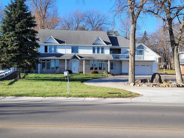 1082 W Lake Dr, Detroit Lakes, MN 56501