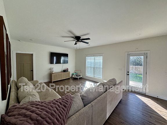 4th image of 3405 S Seale Rd