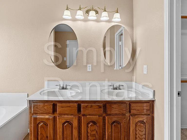 6915 Justin Ln — Photo 28