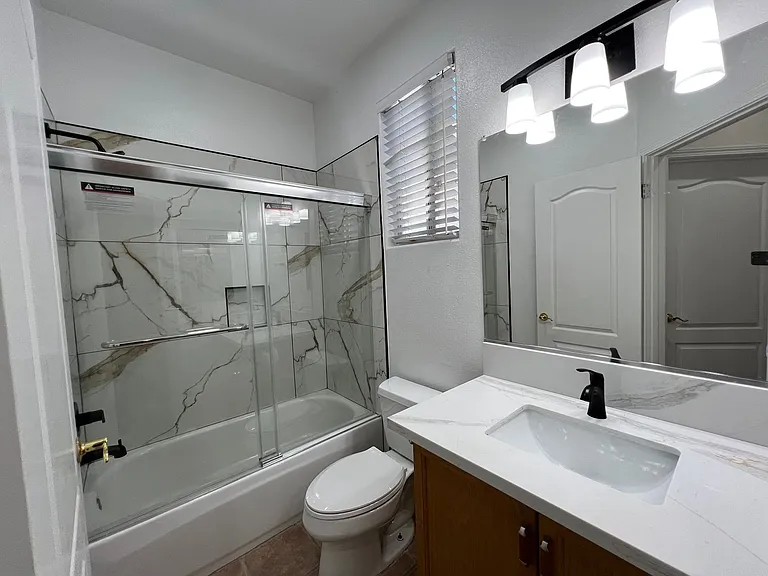5835 W Athens Ave — Photo 16