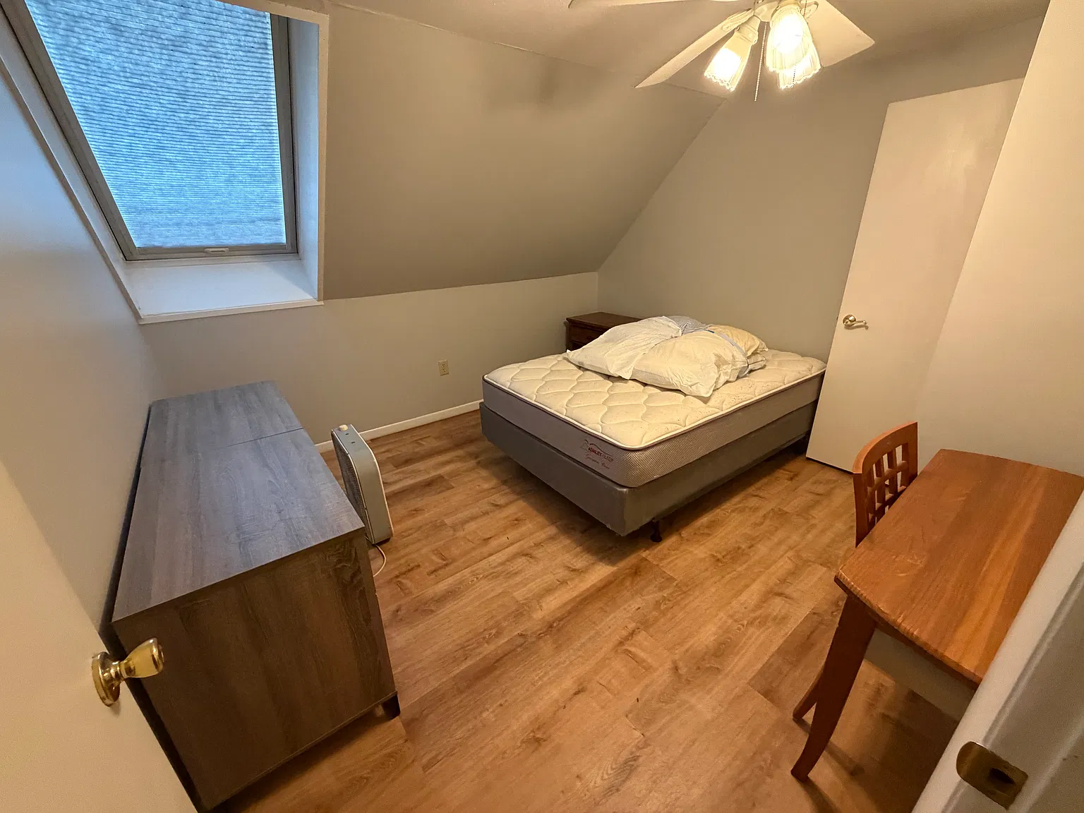 2 bed, 960 sqft, $3,200 — Photo 3