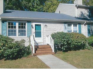 52 Governors Hl, West Warwick, RI 02893