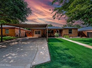 7836 Whitney Dr, White Settlement, TX 76108