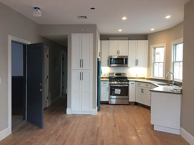 178 Brooks St #1 — Photo 2