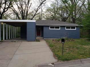1107 Woodland St, Manhattan, KS 66502