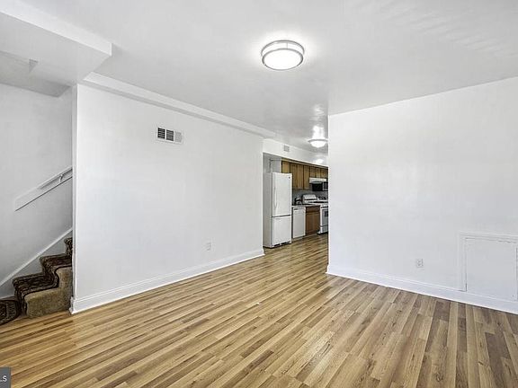 3rd image of 2206 15th St NE