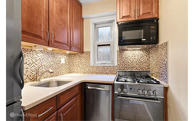 Rented by Douglas Elliman | media 10