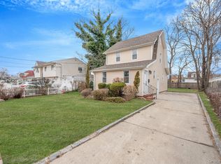 33 Willow Avenue, Freeport, NY 11520