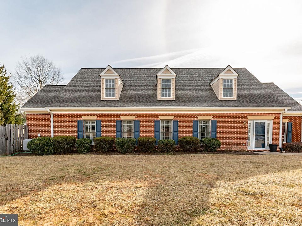 1st image of 7029 Radford Dr