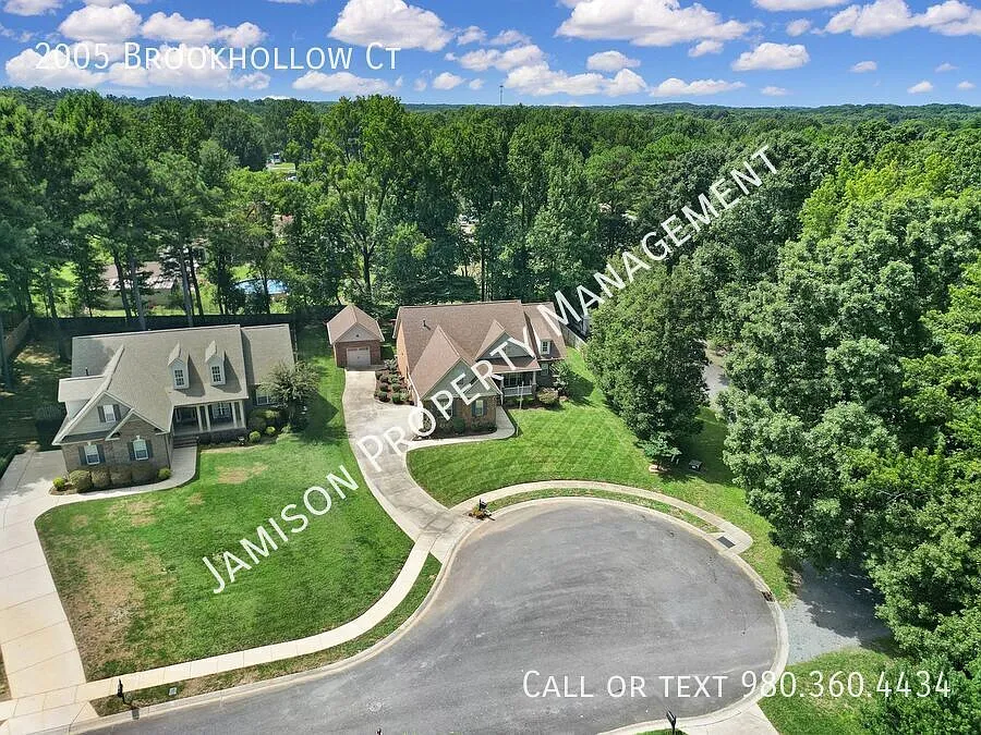 Gorgeous 3 Bed 2 Bath Home in Indian Trail! — Photo 3