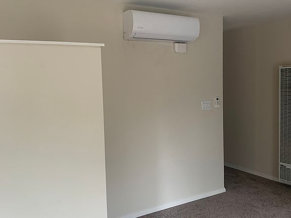 3rd image of 381 Rose Ave #1