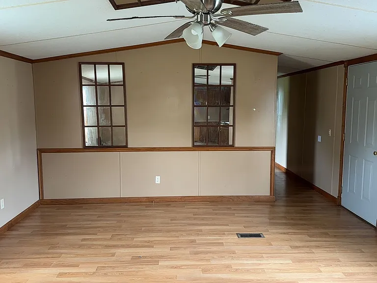 2610 Bailey Rd — Photo 2
