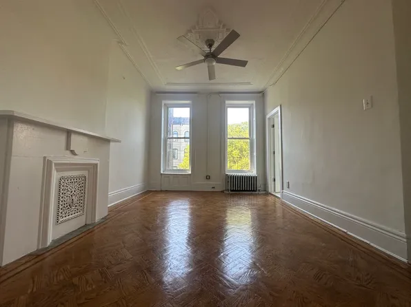 489 Putnam Avenue image 1 of 5
