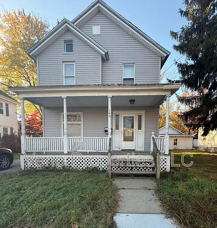 3 bed, 1.0 bath, 1168 sqft, $1,800 — Photo 1