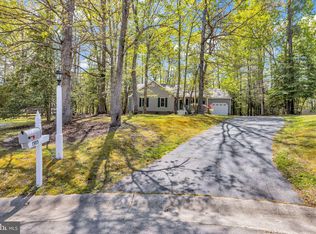 13113 Holly View Ct, Midlothian, VA 23112