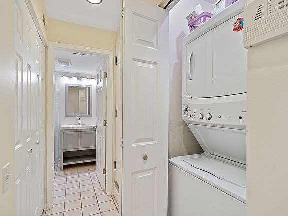 5th image of 1212 S Federal St Unit E