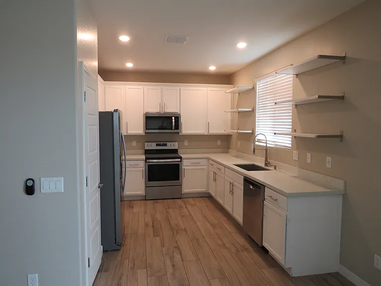 40537 W Helen Ct — Photo 5